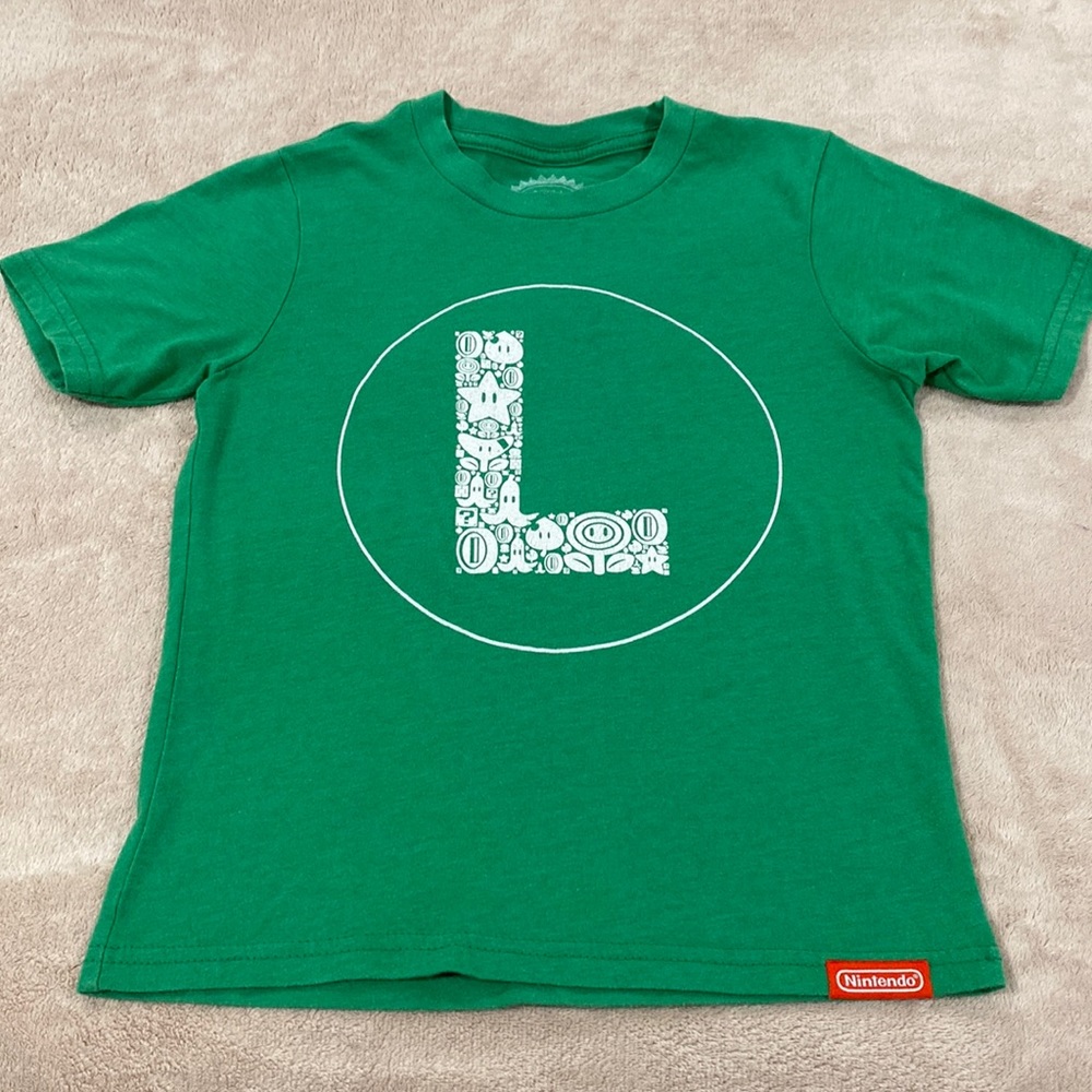🎮NINTENDO LUIGI BOYS TEE. SIZE S